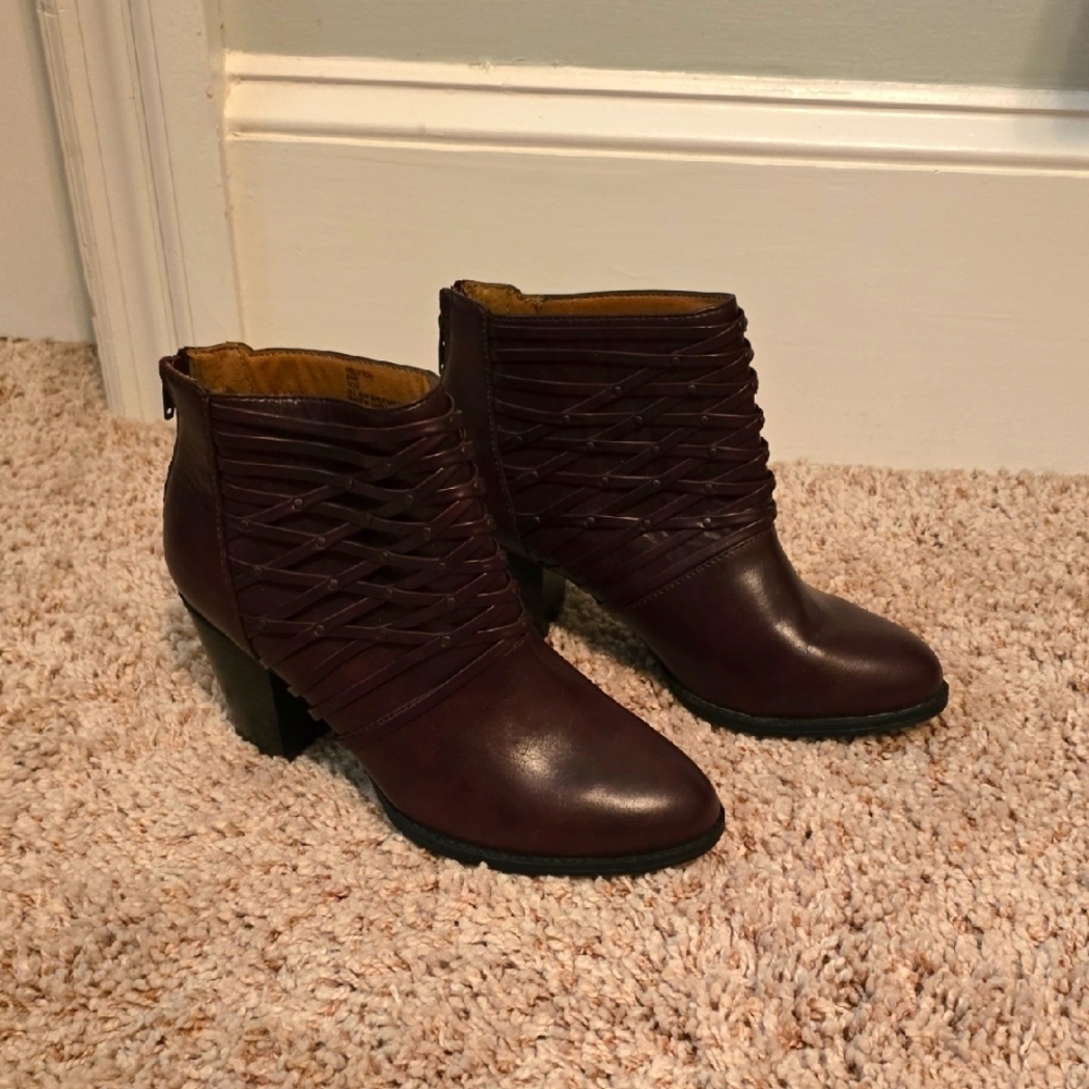 Women's Avenue Burgundy Cloudwalkers Ankle Boots Size 8.5W (0718)
